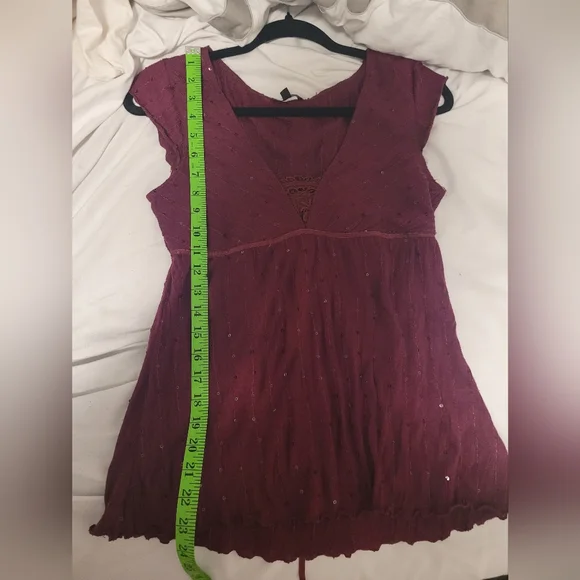 Le chateau burgundy sequins top - Picture 8 of 8